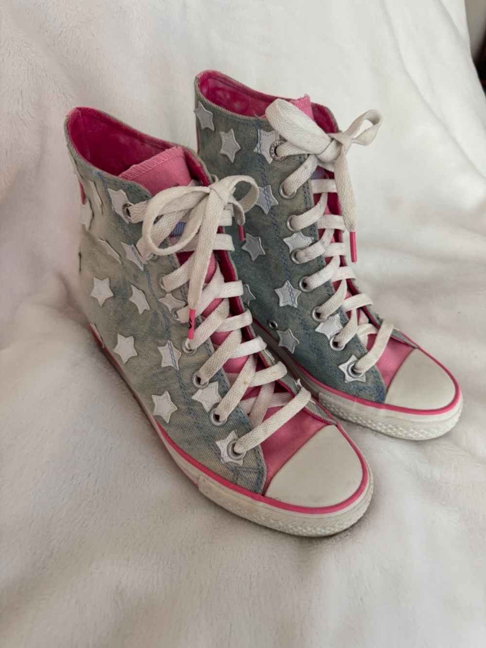 Y2K Early Sketchers "Daddy's Money" hidden wedge hi-top canvas pink, blue, stars